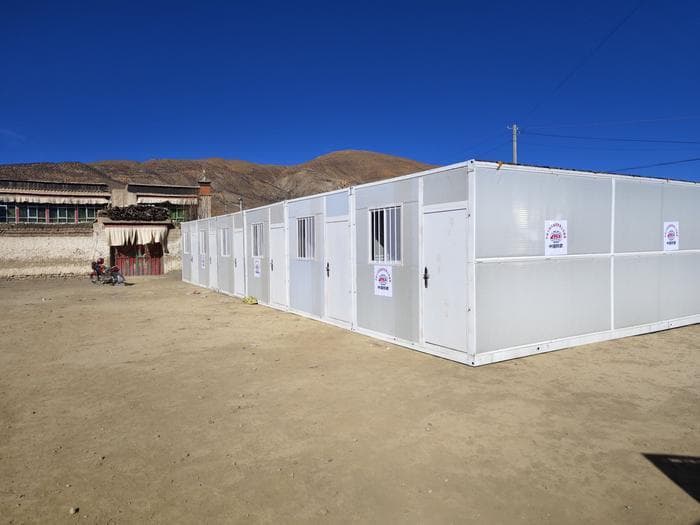 中国铁建为西藏地震灾区捐建120套板房