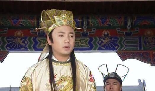 朱允炆从朱标侧妃次子摇身一变为嫡长孙继承皇位，难怪朱棣不服
