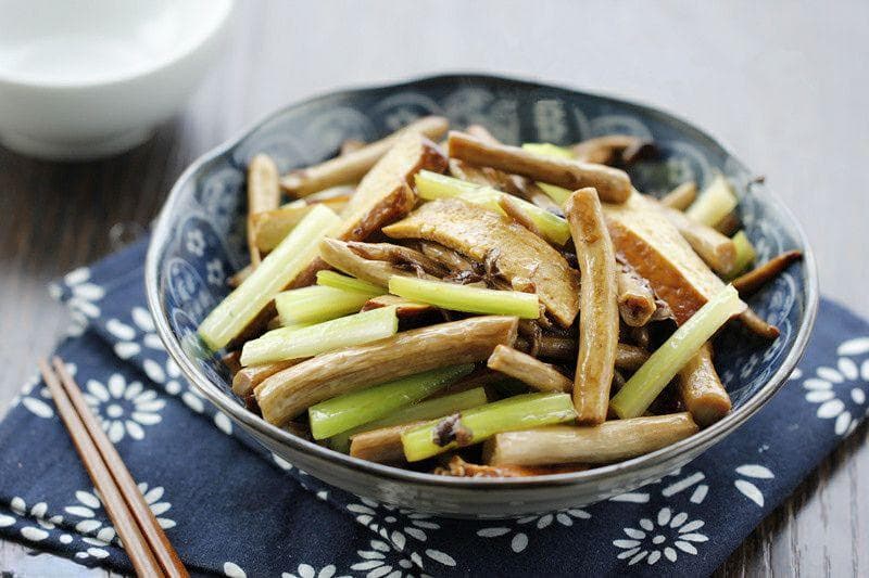 8种干茶树菇的做法大全家常菜，营养美味，做给家人尝尝吧