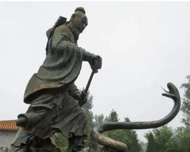 汉高祖刘邦斩白蛇的故事：秦朝灭亡的征兆与刘邦推翻秦朝的历史意义