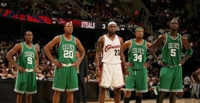 詹姆斯是NBA抱团始祖吗？深度解析其心理历程，最终人算不如天算
