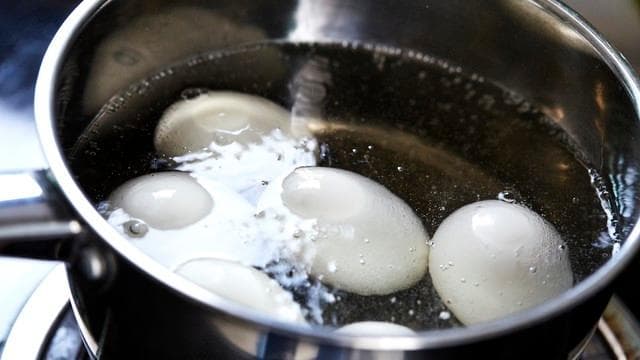 一颗鸡蛋的奇妙之旅，煮出多彩生活与美食情怀