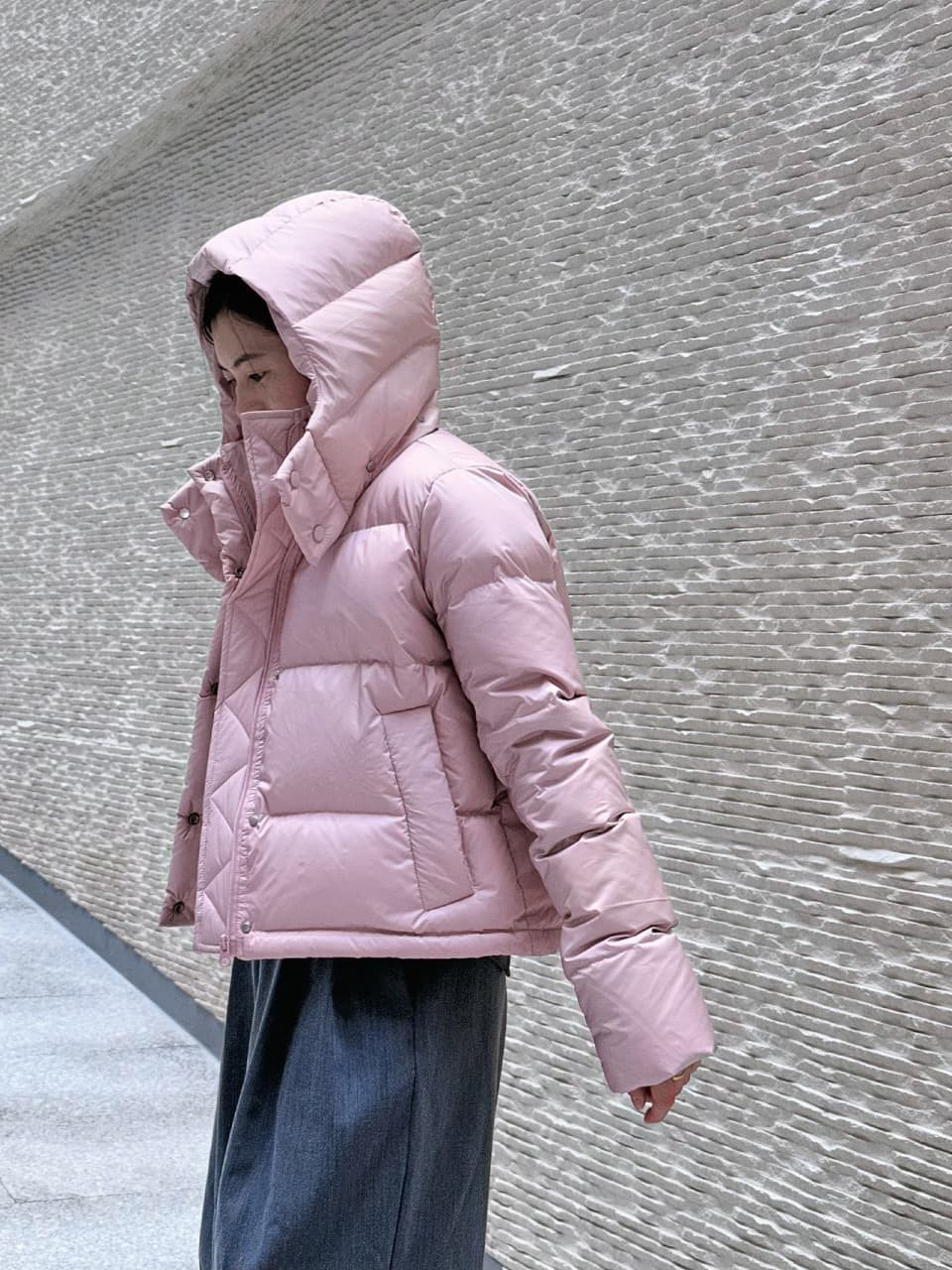 不是羽绒服买不起是自制的更有性价比，这届年轻人开始自制羽绒服