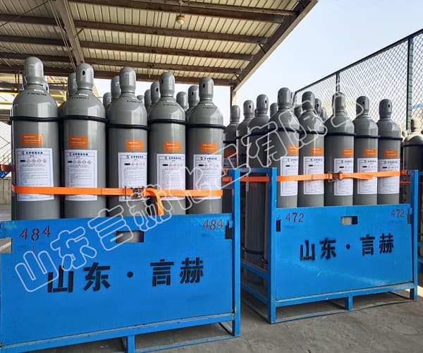 工业上用氯化氢气体提纯粗硅