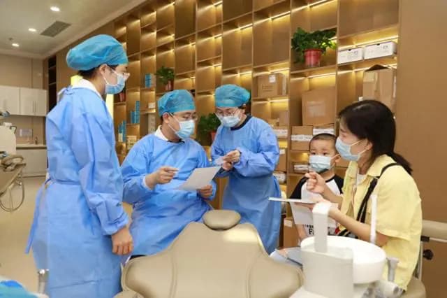 牙齿正畸：专业评估是基础，理性选择是关键