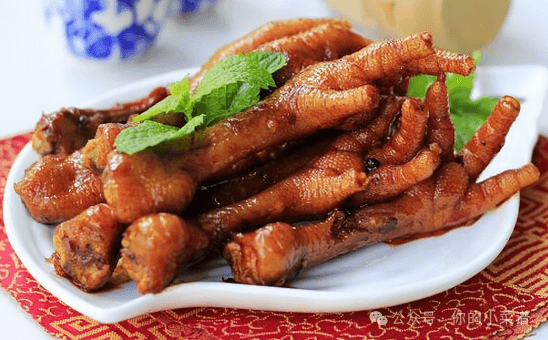 五香鸡爪：传统美食的制作方法与文化内涵