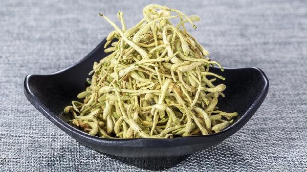 上火吃什么降火最快最有效？金银花的三种使用方法