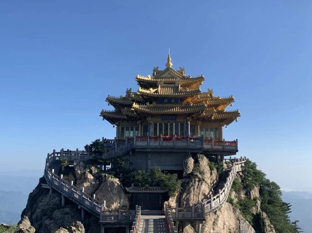 有“天下无双圣境，世界第一仙山”美誉，有景点179个，就在河南