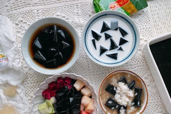 6步制作皇家龟苓膏，4种搭配让你天天不重样