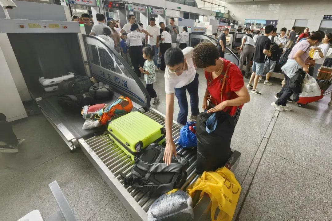 过安检或乘坐火车时，行李箱容易“撞脸”？别慌→