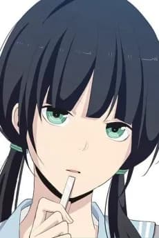 日代千鹤：从社交障碍到自我救赎的动漫角色