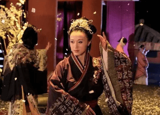 邛成太后：汉宣帝皇后中最不受重视的，相当于是个保姆