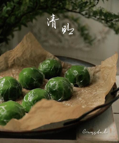 清明节食谱：青团的制作方法（清明节必吃的传统美食，如何在家轻松制作青团？）
