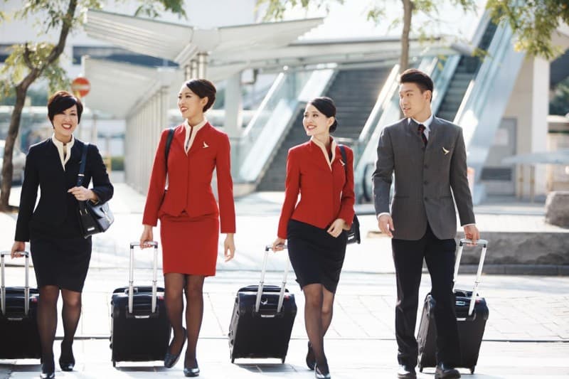 从空姐普通话培训到多元团队，看国泰航空如何重塑万米高空服务