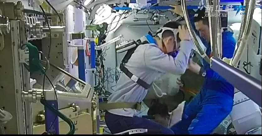 太空称重大揭秘：航天员如何在失重状态下测量体重