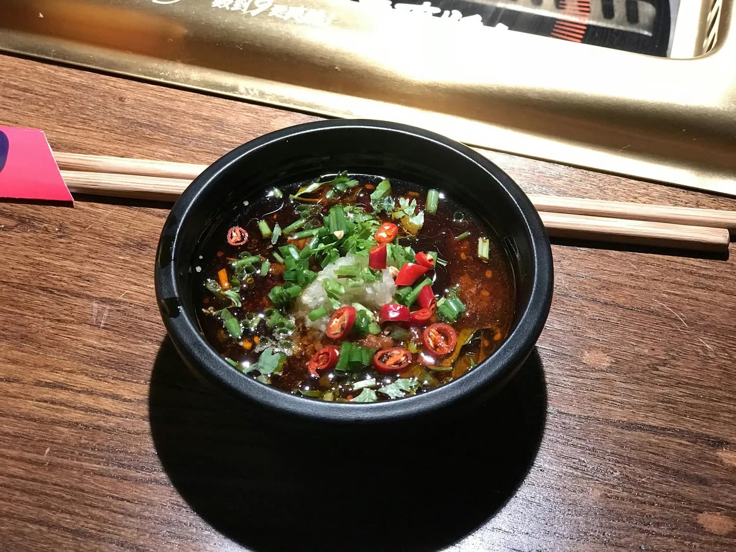 洪崖洞夜景美食攻略：吃货必打卡！