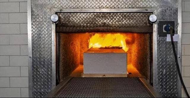 揭秘火化炉：遗体如何被转化为骨灰？