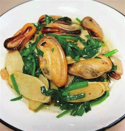 各种小海鲜扎堆上岸！“时令”贝类价格便宜 肉质鲜美正肥