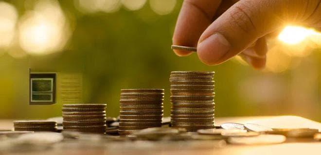 100万存款对比5000元退休金：如何选择才能保障体面生活？