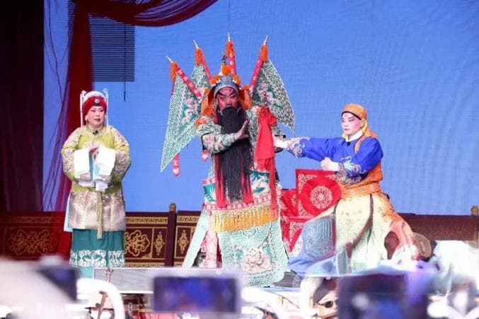 安万现象：传统戏曲的复兴之光与文化启示