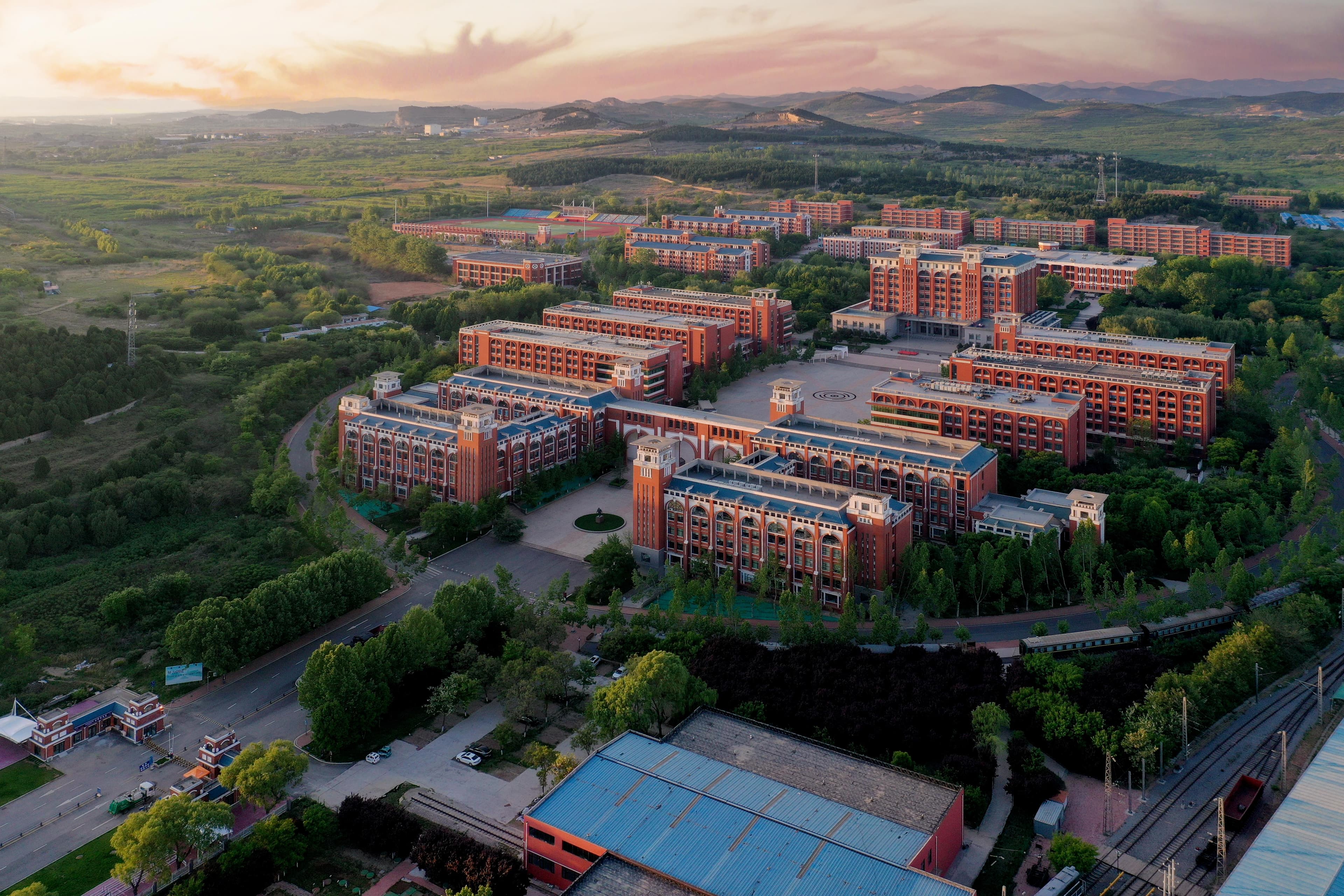 打破专业壁垒，山东职业学院创新完全学分制改革