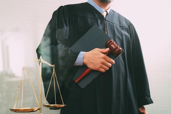 刑事案件开庭到判决时间：司法程序中的关键节点与影响分析