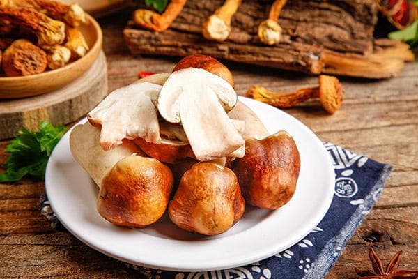 松茸的功效与好处：从降压到保护肝脏的全方位保健