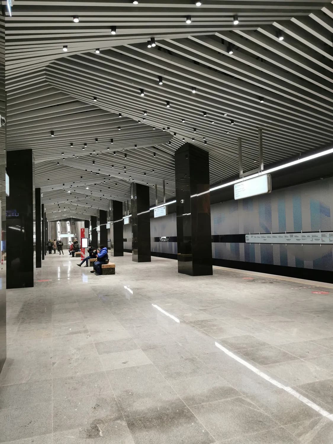 青岛西海岸新区两河站：13号线换乘枢纽迎来生态蝶变
