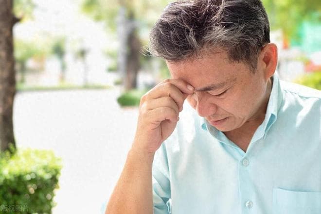 老年痴呆早期的6大症状，别再搞混了，以免耽误治疗