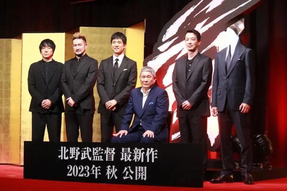 “本能寺之变”被拍成古装恶搞版“极恶非道”？北野武这片玩爽了