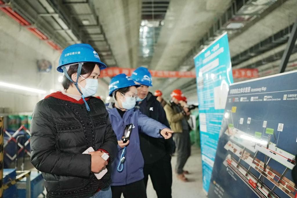 成都轨道交通13号线一期冲刺建设 华西坝站将于今年8月底全部退围