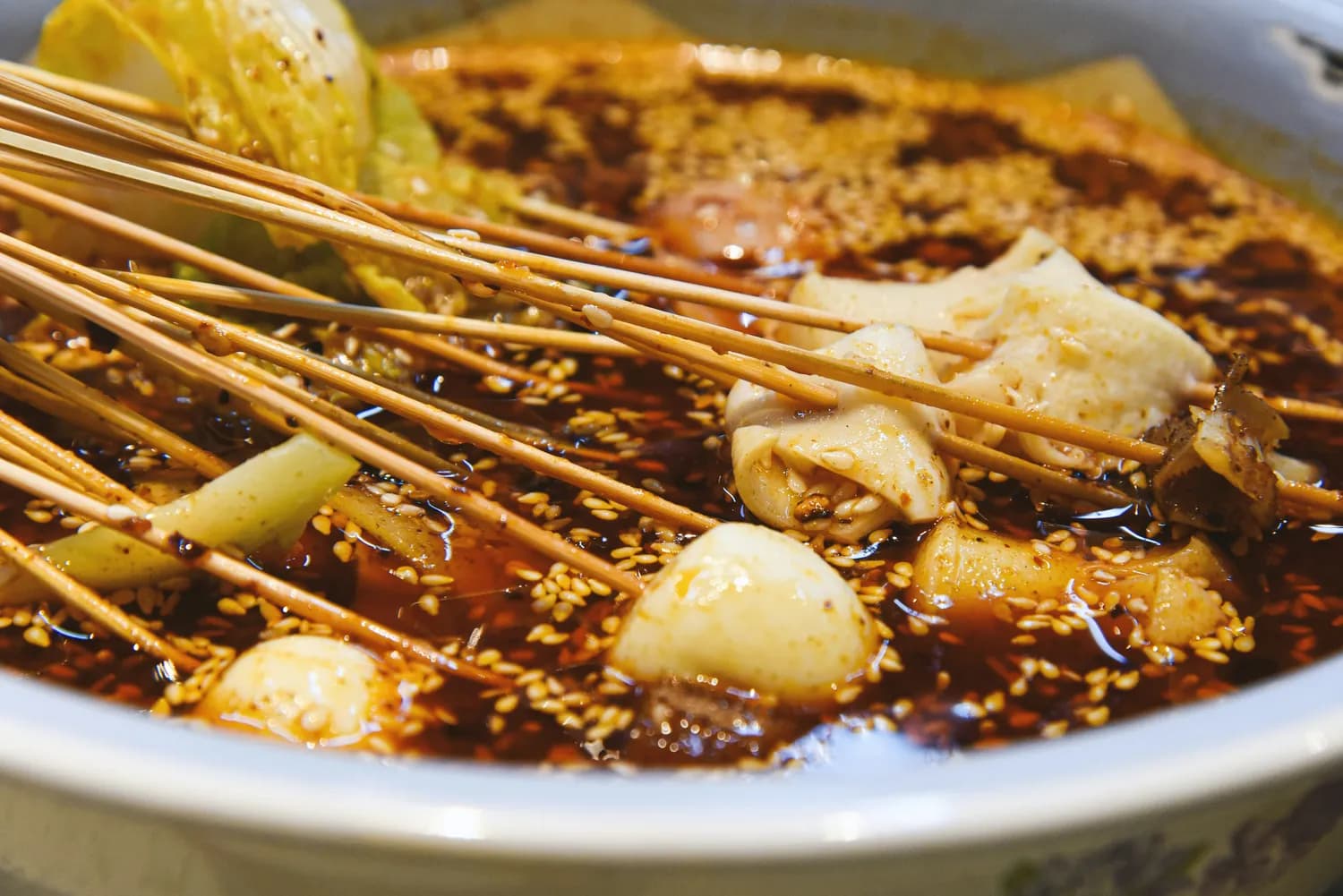 从底料到配菜：制作正宗四川麻辣烫的食材选购指南