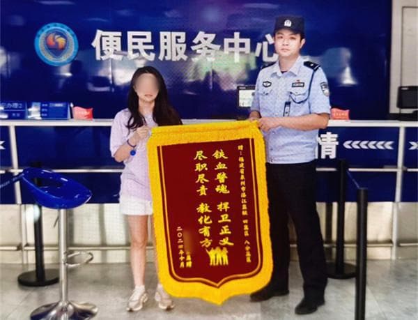 洛江监狱民警搭建服刑人员与家人的沟通桥梁