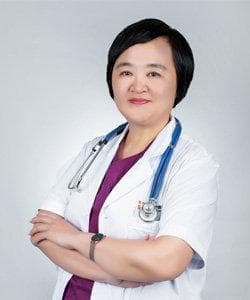 在治疗期间和出院后，家长应如何配合医生为淋巴瘤患儿提供支持？