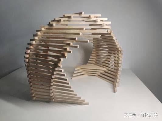 数学在游戏画面渲染中的核心作用：从基础模型到复杂光照的解析