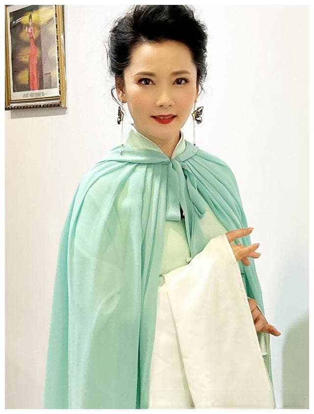 何赛飞：从越剧到金鸡奖，一位艺术家的温情人生