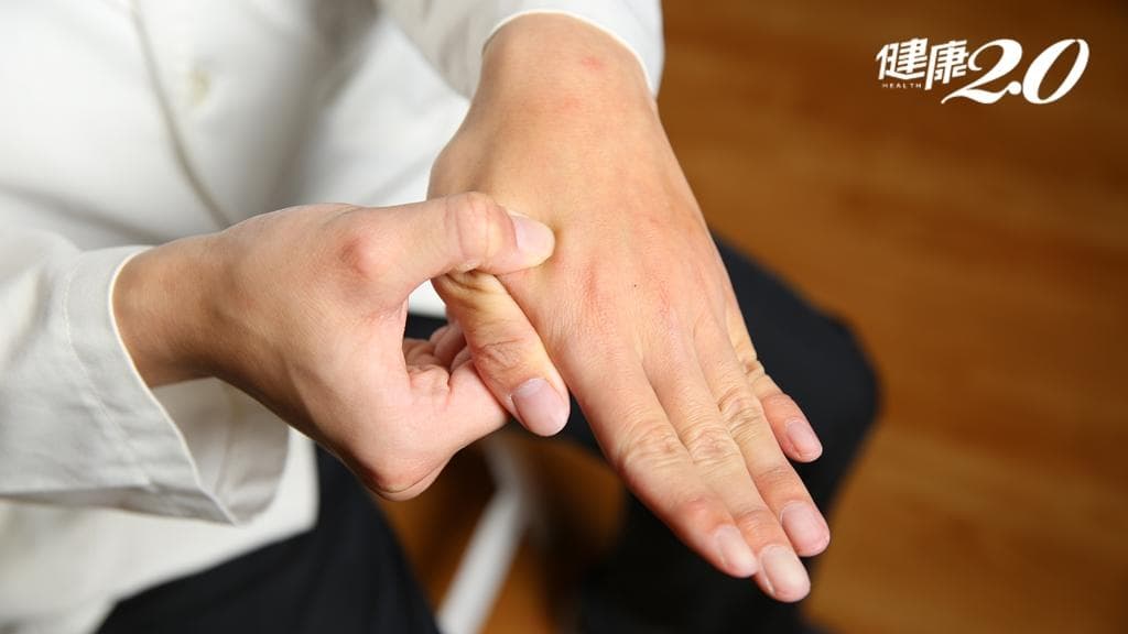 头痛、拉肚子、膝盖痛按这都有效！中医“万能穴”在哪里？怎么按？