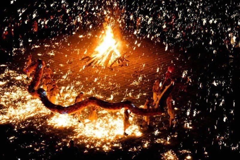 【春节特辑】射洪铁水花火龙：铁与火的激情碰撞
