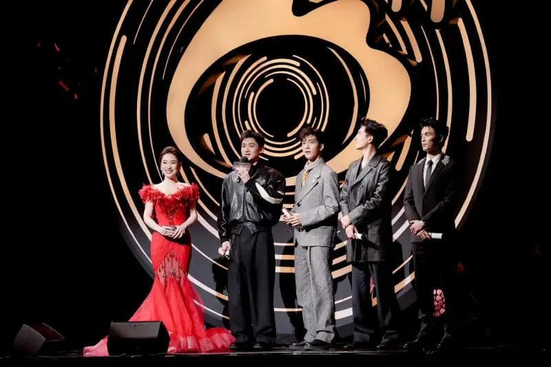 2024微博之夜：演艺体育电竞三大领域揭晓年度人物