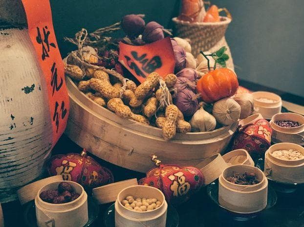 小年祭灶：五宝供品与千年民俗的传承