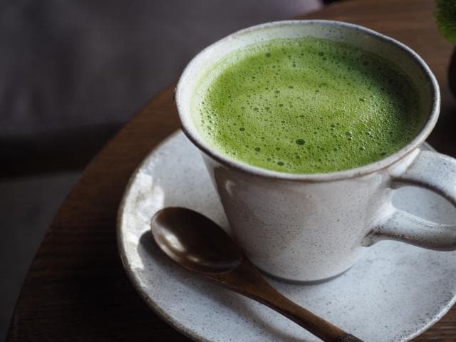 抹茶的健康益处：彻底解释抹茶从美容到预防疾病的功效