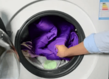 羽绒服放洗衣机洗“爆炸”？这些你一定要知道
