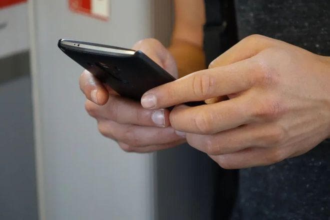 轻松迁移微信数据：换手机不再是难题