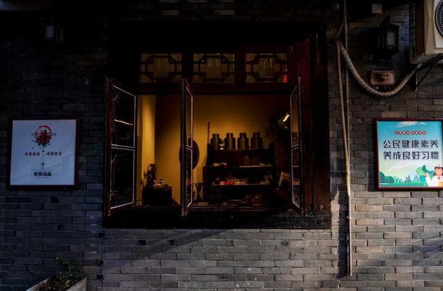 弱光环境下怎么拍出好照片 注意这几点 小白也能拍好弱光题材