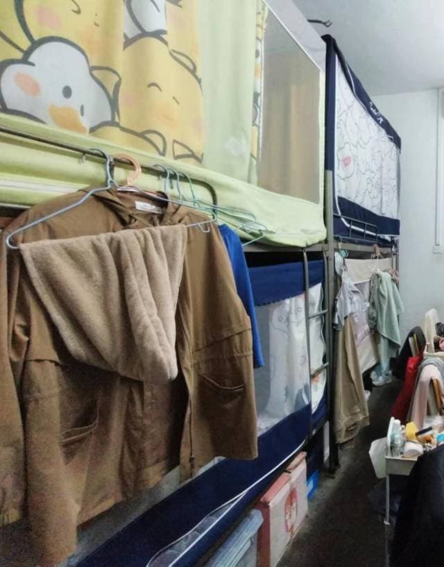 多地高校宿舍禁挂床帘引争议，广东多所大学明确可挂