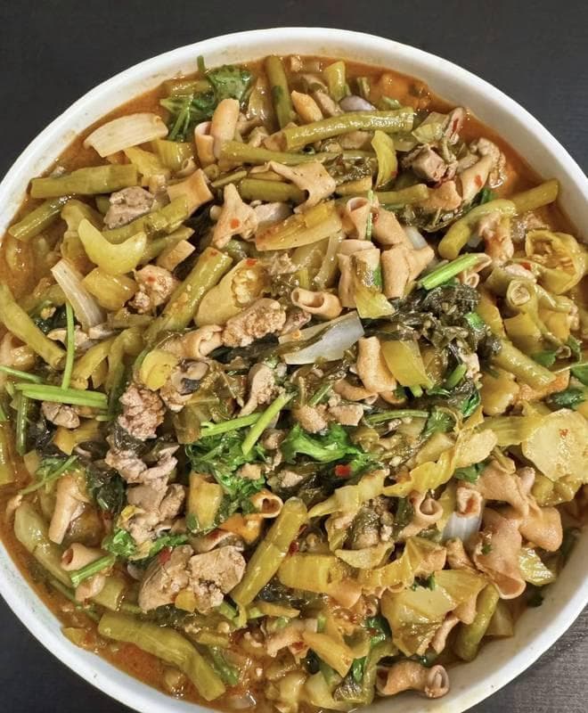 舌尖上的酸辣诱惑：自制酸辣鸡杂，唤醒你的味蕾记忆