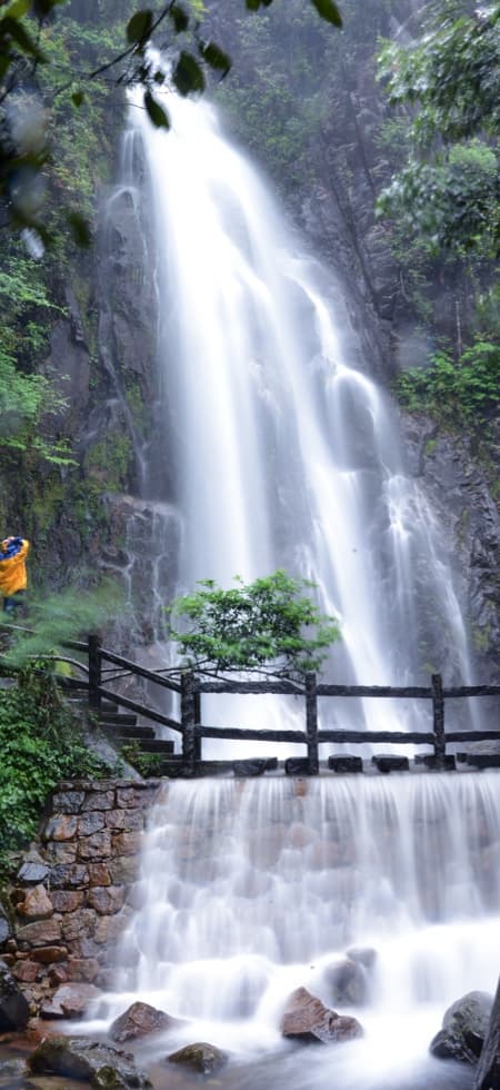 广西贺州姑婆山旅游度假区：生态美景与温泉养生的完美融合