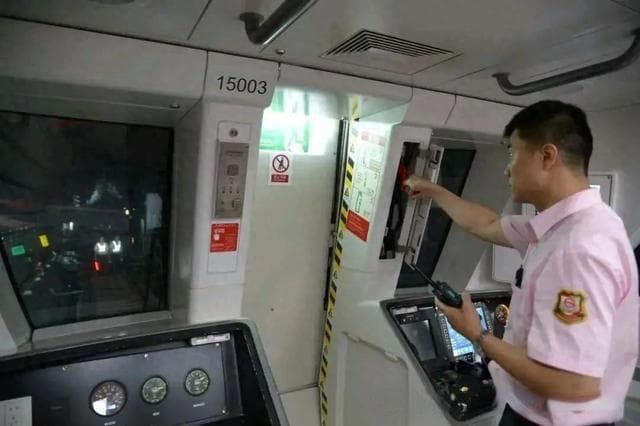 上海地铁迎开学季：优化运力、加强巡检，确保学生出行安全