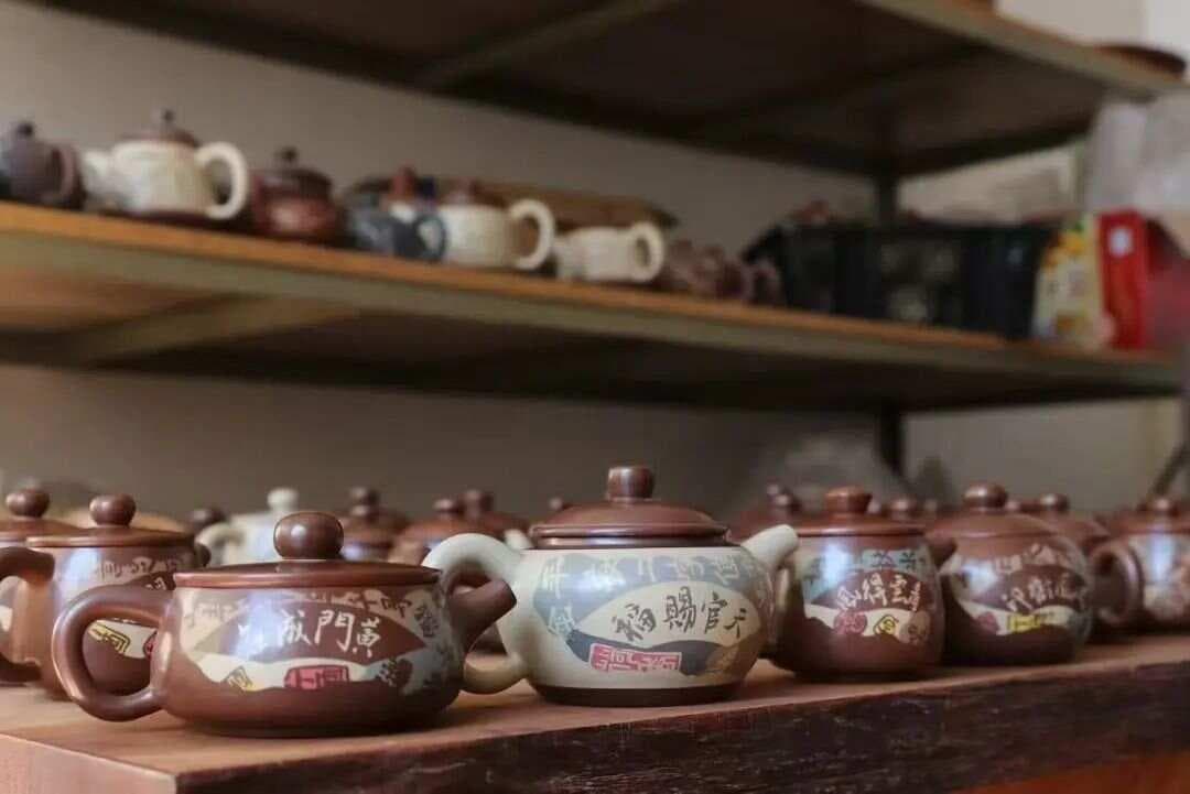 建水紫陶壶：泡茶的绝佳之选