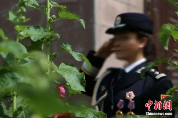 缉毒女民警：其实我也怕，但我的身后是国家